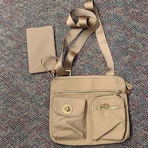 NWOT Baggallini Sydney Tan Nylon Crossbody